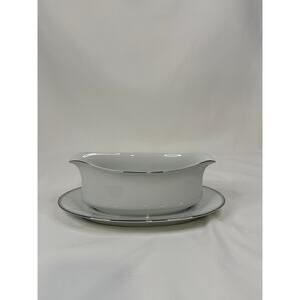 Elegant Ceramic Gravy Boat – 9” Long x 3.375” Tall – Classic White Finish